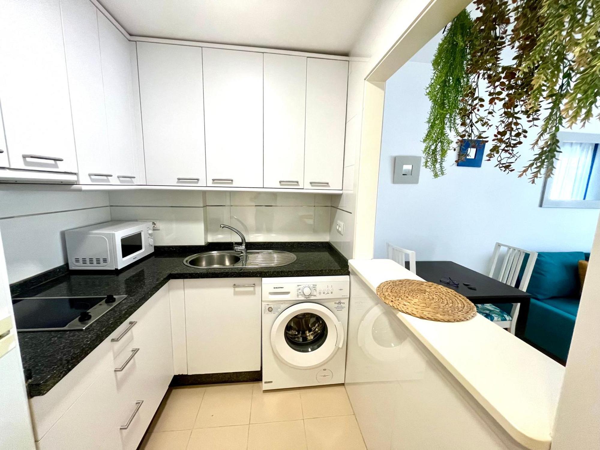 Puerta Al Mar Apartment Малага Екстериор снимка