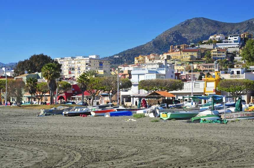 Puerta Al Mar Apartment Малага Екстериор снимка